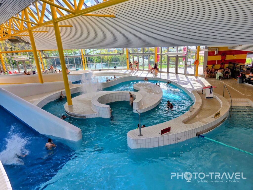Basen ze zjeżdżalniami w Pradze