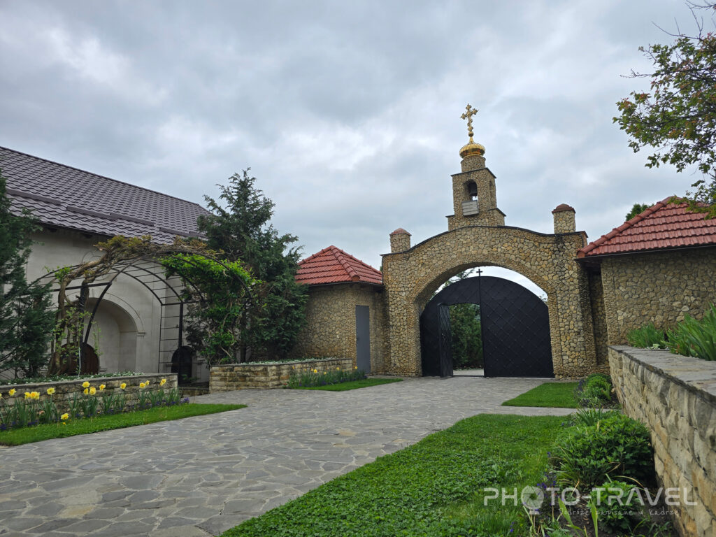 Stare Orhei - kościoł